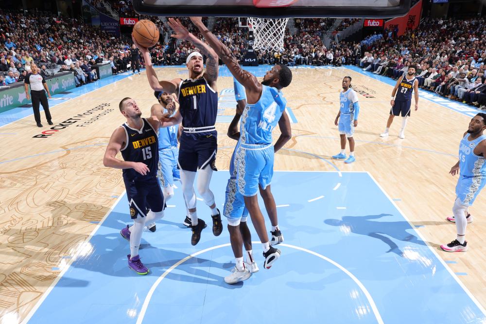 给阿尔瓦雷 给阿尔瓦雷